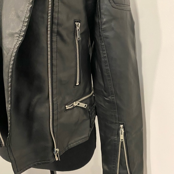 Faux leather jacket in Size Small from SHEIN in excellent condition! - Picture 3 of 9